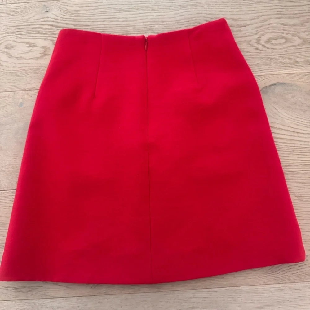 Valentino Garavani crepe couture wool/silk mini skirt size IT 36 (US 2-4)